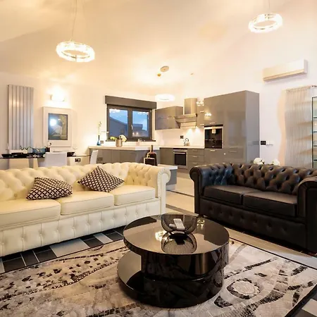 Pietas Julia Penthouse Apartment Pula